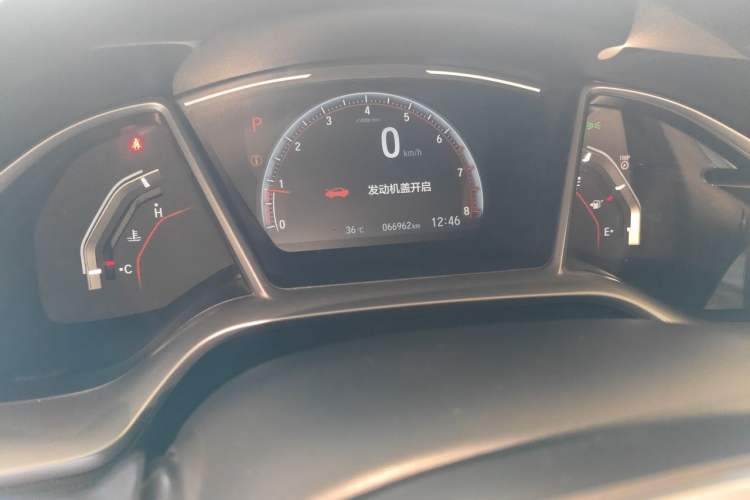 Used Honda Civic 2019 220TURBO CVT Dynamic Edition China VI Emission Standard Odometer Close Up