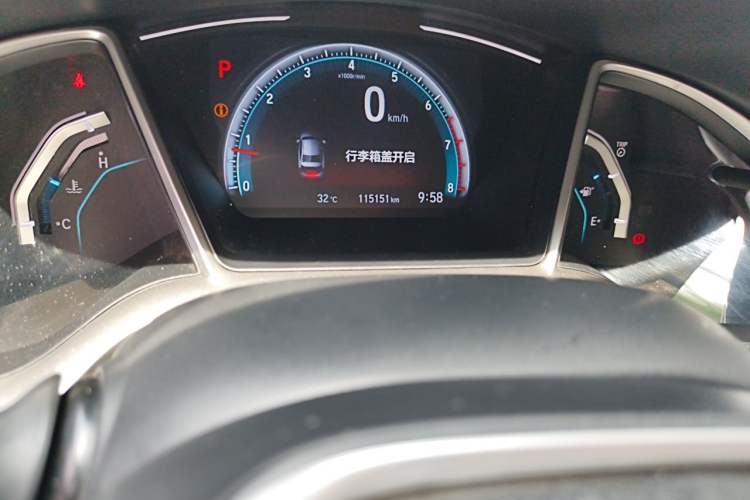 Used Honda Civic 2019 220TURBO CVT Dynamic Edition China VI Odometer Close Up