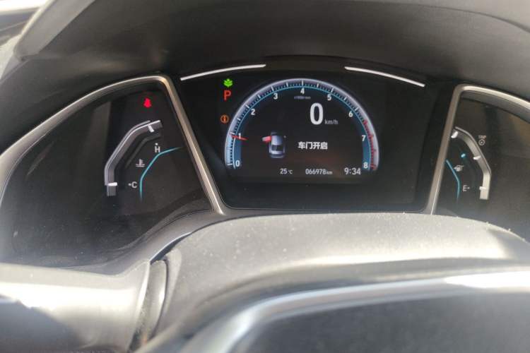 Used Honda Civic 2019 220TURBO CVT Dynamic Edition China VI Odometer Close Up
