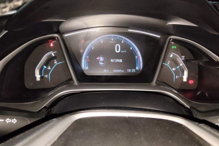 Used Honda Civic 2019 220TURBO CVT Dynamic Edition China VI Odometer Close Up
