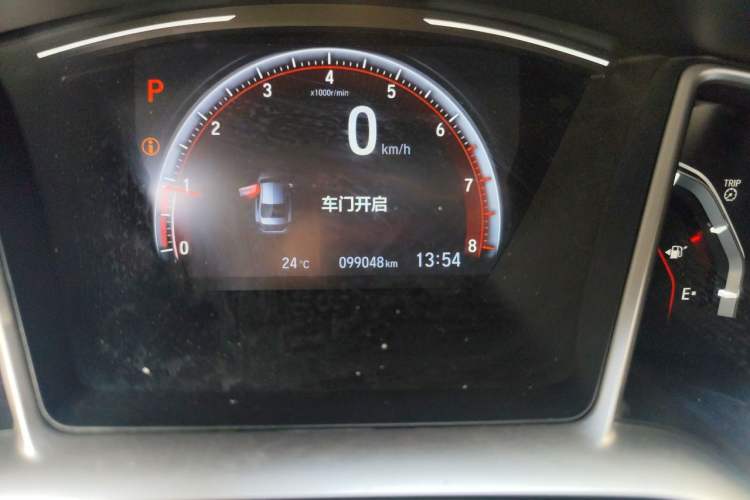 Used Honda Civic 2019 220TURBO CVT Dynamic Edition China VI Emission Standard Odometer Close Up