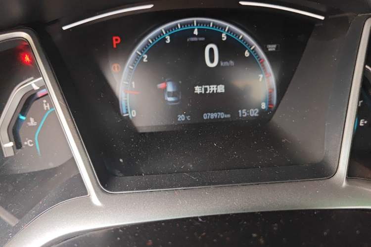 Used Honda Civic 2019 220TURBO CVT Power Edition China VI Emission Standard Odometer Close Up