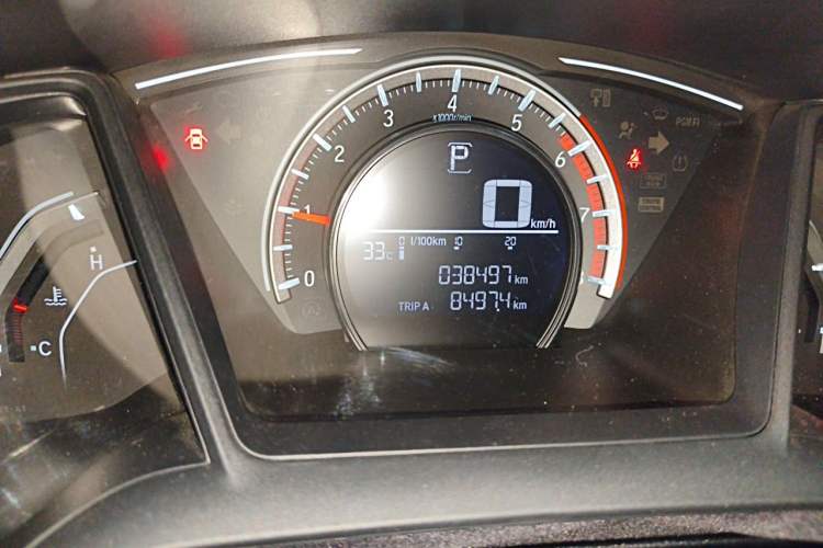 Used Honda Civic 2019 180TURBO CVT Shangyue Edition China VI Emission Standard Odometer Close Up