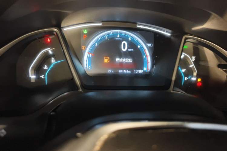 Used Honda Civic 2019 220TURBO CVT Power Edition China VI Emission Standard Odometer Close Up