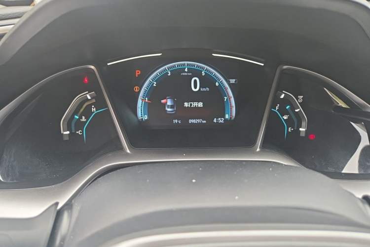 Used Honda Civic 2019 220TURBO CVT Dynamic Edition China V Odometer Close Up