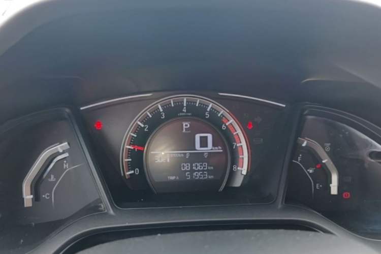 Used Honda Civic 2019 180TURBO CVT Shangyue Edition China V Emission Standard Odometer Close Up