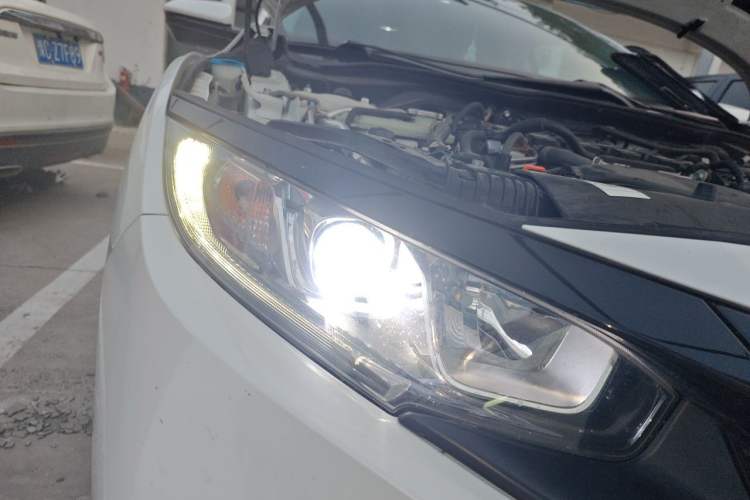 Used Honda Civic 2019 220TURBO CVT Dynamic Edition China VI Right Front Headlight