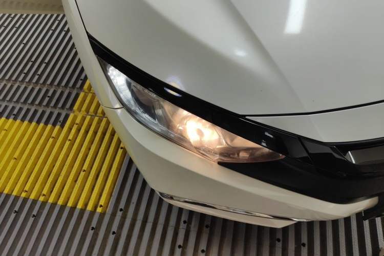 Used Honda Civic 2019 180TURBO CVT Shangdong Edition China V Right Front Headlight