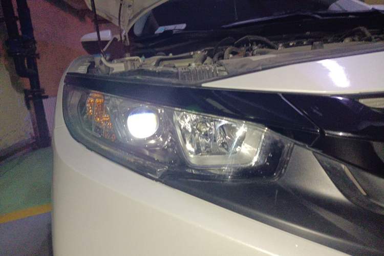 Used Honda Civic 2019 220TURBO CVT Dynamic Edition China VI Right Front Headlight