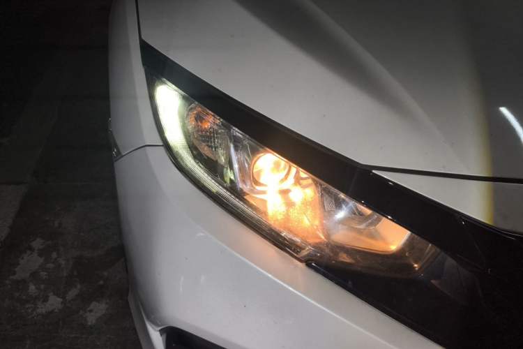 Used Honda Civic 2019 220TURBO CVT Dynamic Edition China VI Emission Standard Right Front Headlight