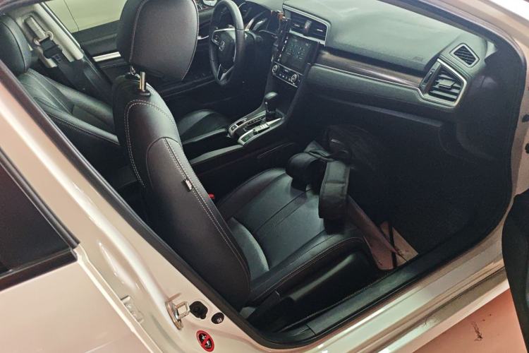 Used Honda Civic 2019 220TURBO CVT Dynamic Edition China VI Right Front Seat