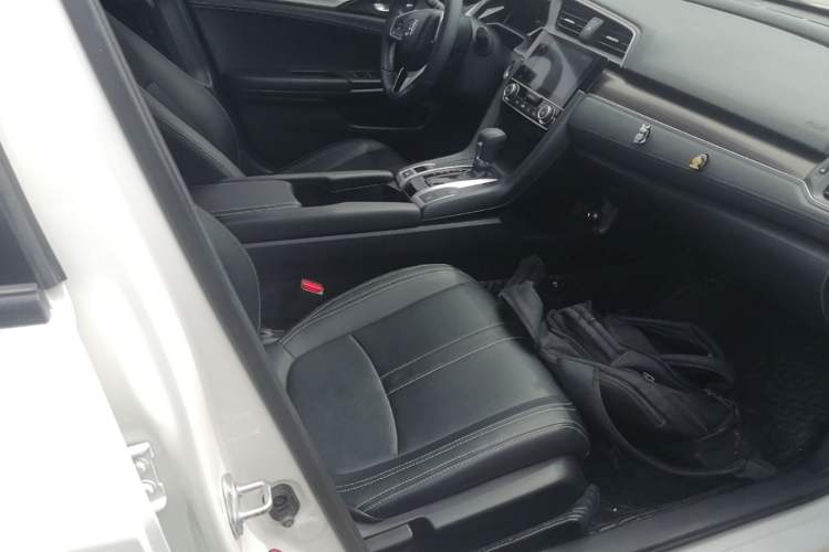Used Honda Civic 2019 220TURBO CVT Dynamic Edition China VI Right Front Seat