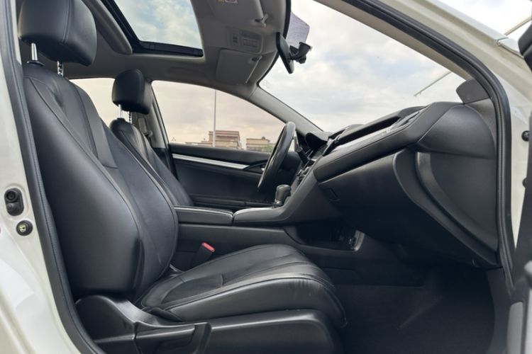 Used Honda Civic 2019 180TURBO CVT Shangqing Edition China VI Right Front Seat