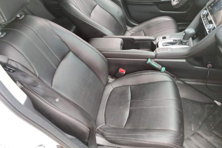 Used Honda Civic 2019 220TURBO CVT Dynamic Edition China VI Right Front Seat