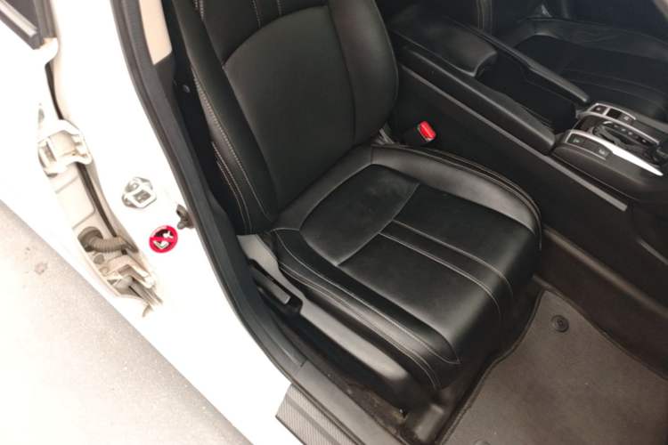 Used Honda Civic 2019 220TURBO CVT Dynamic Edition China VI Right Front Seat