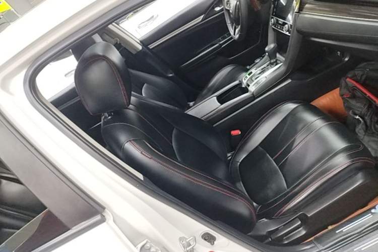 Used Honda Civic 2019 220TURBO CVT Dynamic Edition China V Emission Standard Right Front Seat