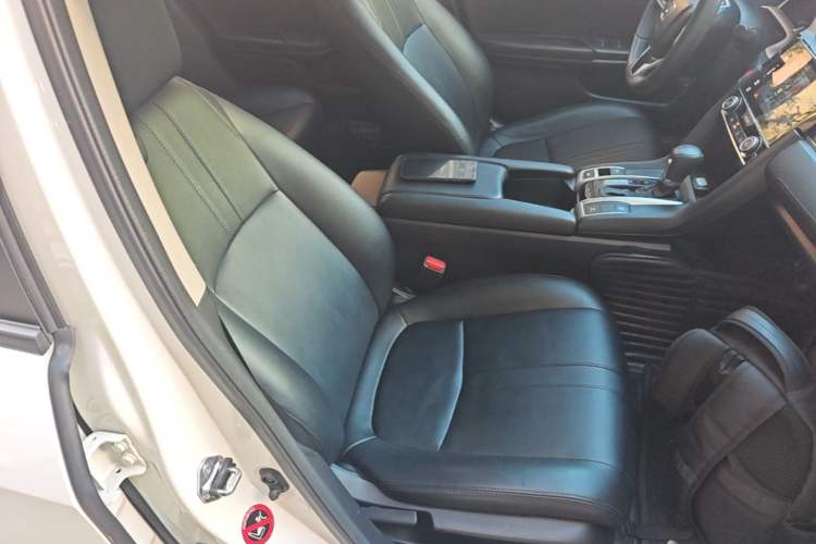 Used Honda Civic 2019 220TURBO CVT Dynamic Edition China VI Right Front Seat