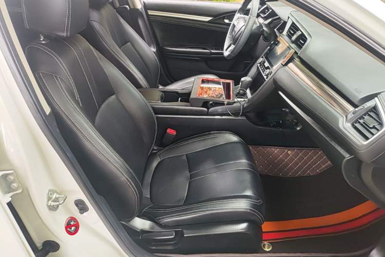 Used Honda Civic 2019 220TURBO CVT Dynamic Edition China VI Right Front Seat