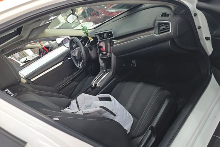 Used Honda Civic 2019 220TURBO CVT Dynamic Edition China VI Right Front Seat