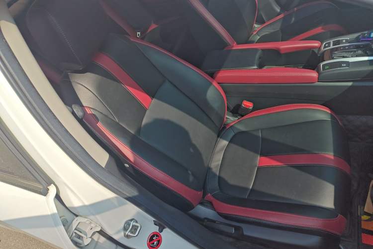 Used Honda Civic 2019 220TURBO CVT Dynamic Edition China VI Emission Standard Right Front Seat