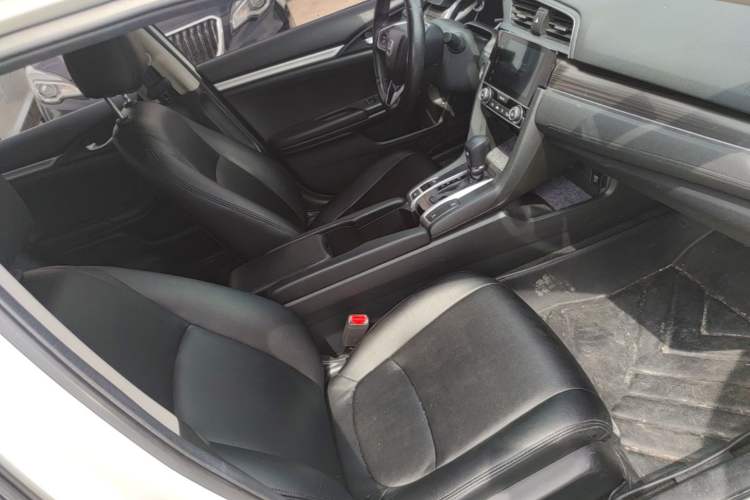 Used Honda Civic 2019 220TURBO CVT Dynamic Edition China VI Right Front Seat