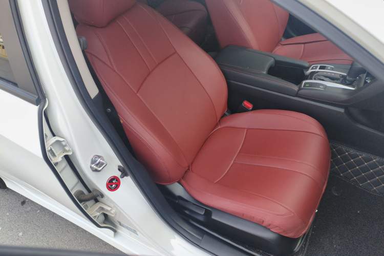 Used Honda Civic 2019 220TURBO CVT Dynamic Edition China VI Right Front Seat