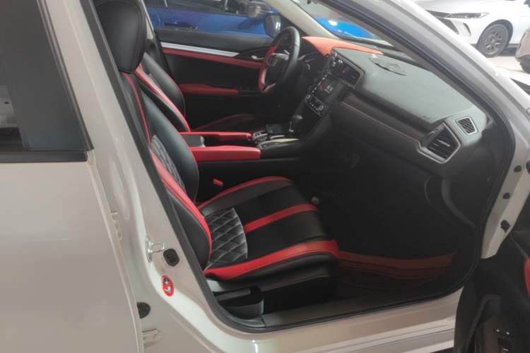 Used Honda Civic 2019 220TURBO CVT Dynamic Edition China VI Emission Standard Right Front Seat