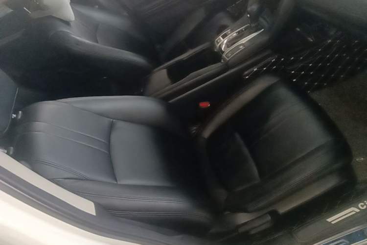 Used Honda Civic 2019 220TURBO CVT Dynamic Edition China VI Emission Standard Right Front Seat