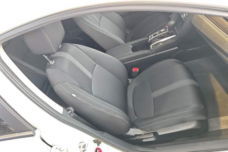 Used Honda Civic 2019 220TURBO CVT Dynamic Edition China VI Emission Standard Right Front Seat