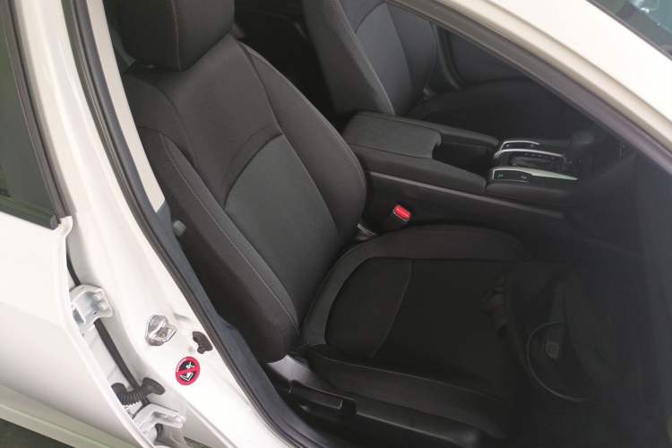 Used Honda Civic 2019 180TURBO CVT Shangyue Edition China VI Emission Standard Right Front Seat