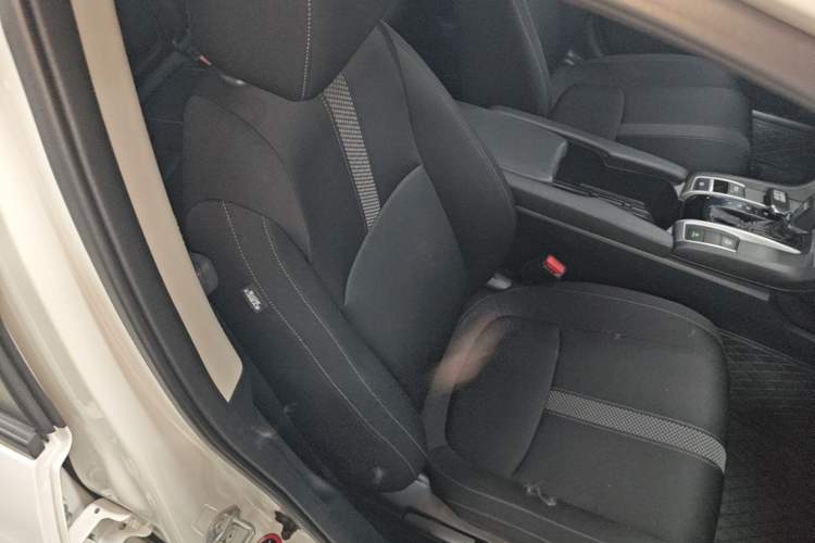 Used Honda Civic 2019 220TURBO CVT Dynamic Edition China VI Emission Standard Right Front Seat