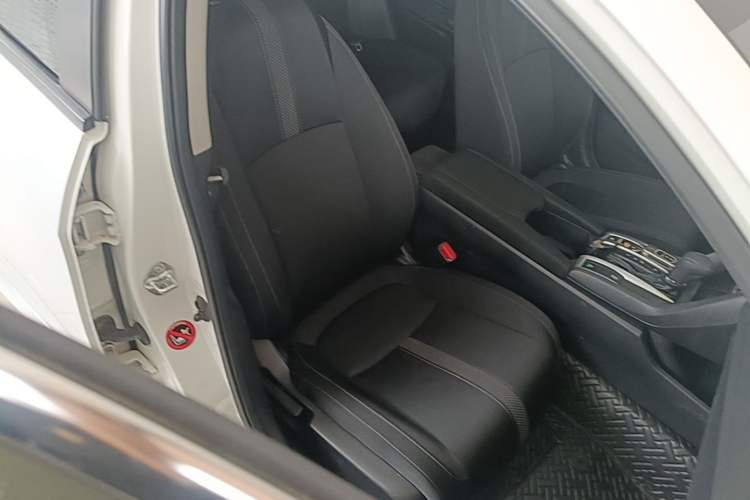 Used Honda Civic 2019 220TURBO CVT Dynamic Edition China VI Right Front Seat
