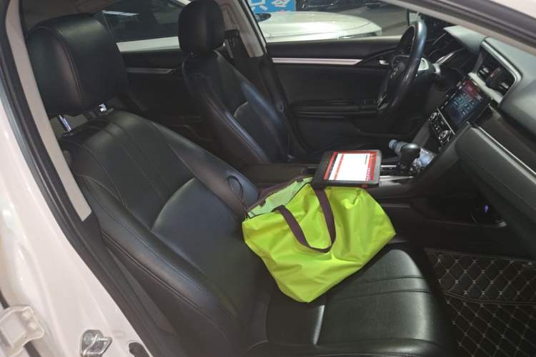 Used Honda Civic 2019 220TURBO CVT Dynamic Edition China VI Emission Standard Right Front Seat