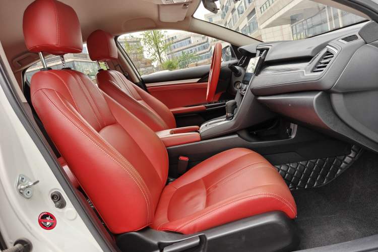 Used Honda Civic 2019 180TURBO CVT Shangyue Edition China V Emission Standard Right Front Seat