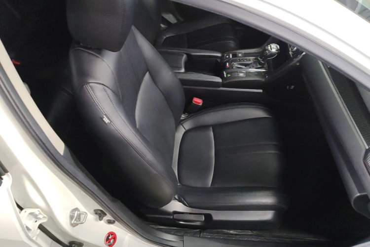 Used Honda Civic 2019 220TURBO CVT Dynamic Edition China VI Right Front Seat