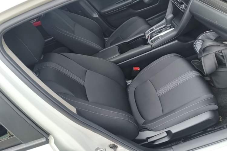 Used Honda Civic 2019 220TURBO CVT Dynamic Edition China VI Emission Standard Right Front Seat
