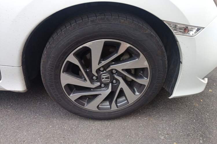 Used Honda Civic 2019 180TURBO CVT Shangyue Edition China V Emission Standard Right Front Wheel Hub