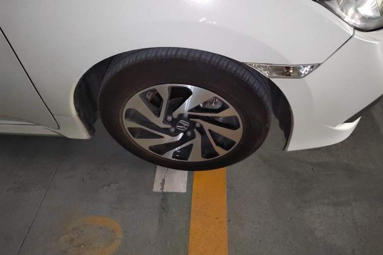 Used Honda Civic 2019 220TURBO Manual Jinkong Edition China VI Right Front Wheel Hub