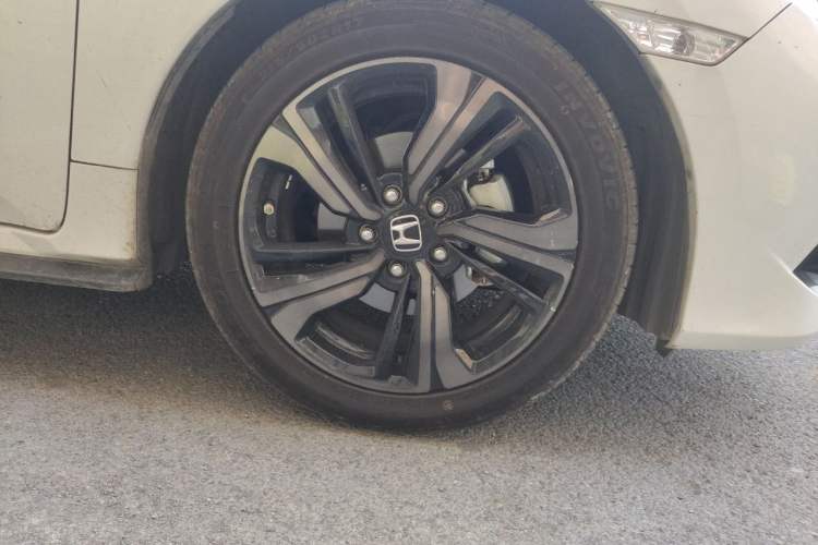 Used Honda Civic 2019 220TURBO CVT Dynamic Edition China V Emission Standard Right Front Wheel Hub