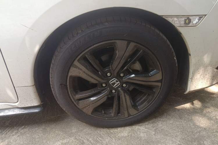 Used Honda Civic 2019 220TURBO CVT Dynamic Edition China V Emission Standard Right Front Wheel Hub
