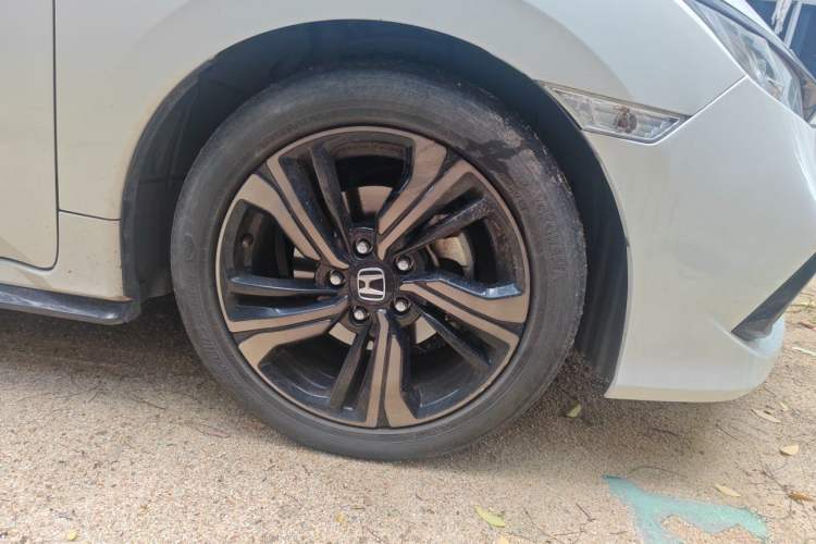 Used Honda Civic 2019 220TURBO CVT Dynamic Edition China VI Emission Standard Right Front Wheel Hub