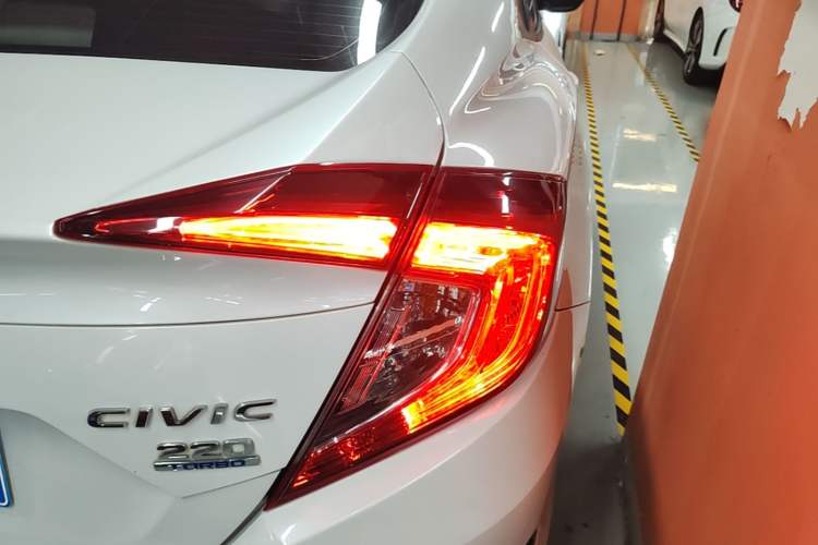 Used Honda Civic 2019 220TURBO CVT Dynamic Edition China VI Right Rear Taillight