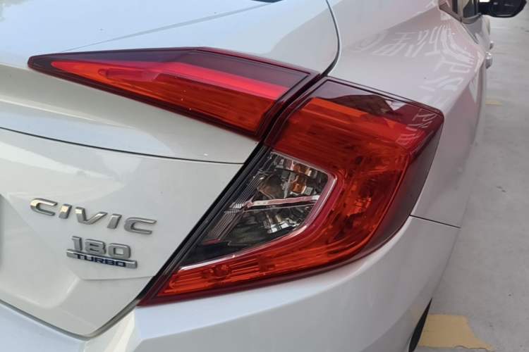 Used Honda Civic 2019 180TURBO CVT Shangqing Edition China VI Right Rear Taillight