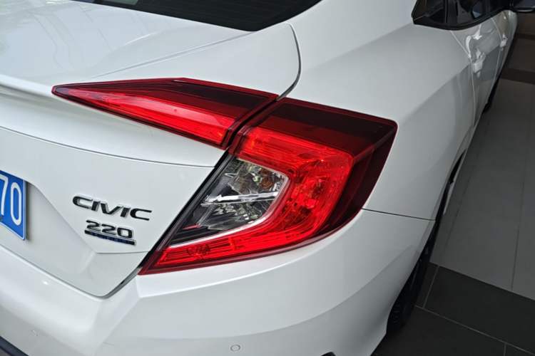 Used Honda Civic 2019 220TURBO CVT Dynamic Edition China VI Right Rear Taillight