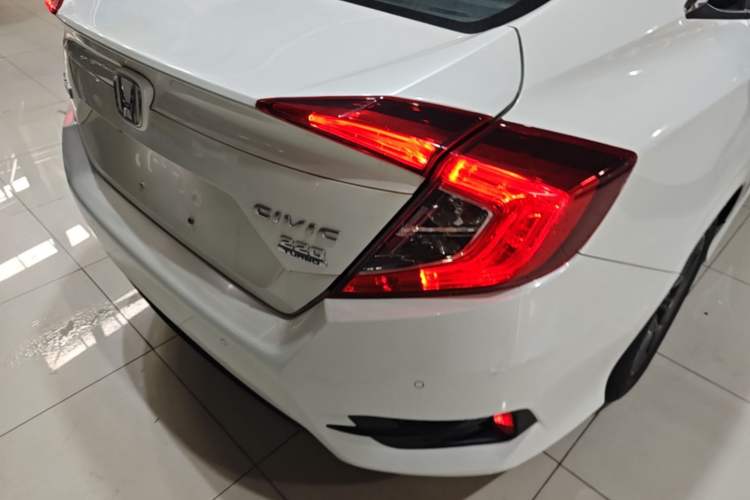 Used Honda Civic 2019 220TURBO CVT Dynamic Edition China VI Right Rear Taillight