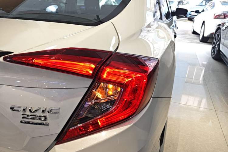 Used Honda Civic 2019 220TURBO CVT Dynamic Edition China VI Emission Standard Right Rear Taillight