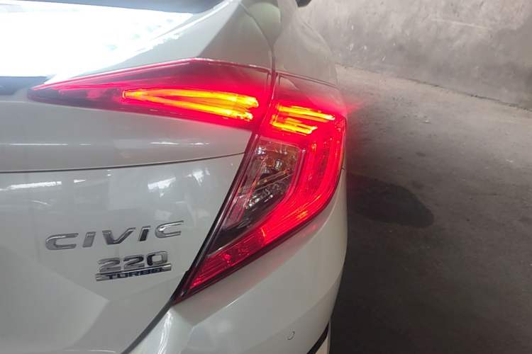 Used Honda Civic 2019 220TURBO CVT Dynamic Edition China VI Emission Standard Right Rear Taillight