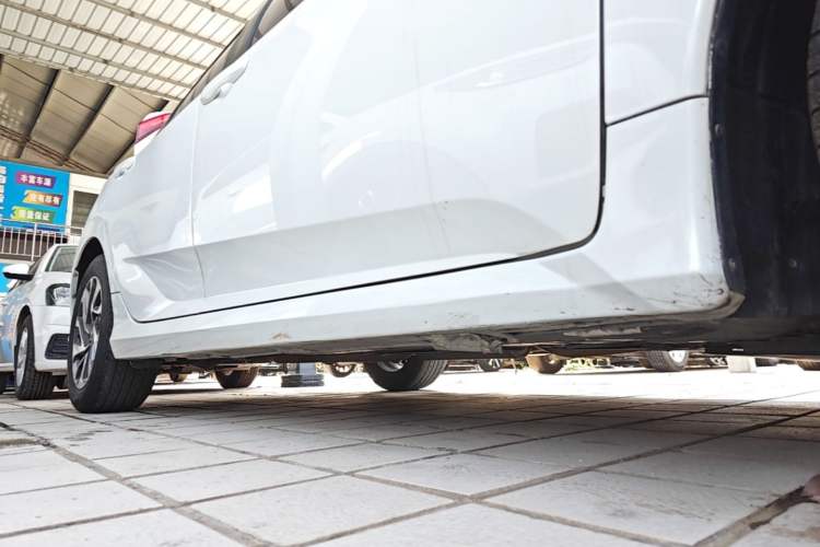 Used Honda Civic 2019 180TURBO CVT Shangyue Edition China V Emission Standard Right Side Sill