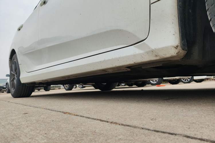 Used Honda Civic 2019 220TURBO CVT Dynamic Edition China VI Right Side Sill