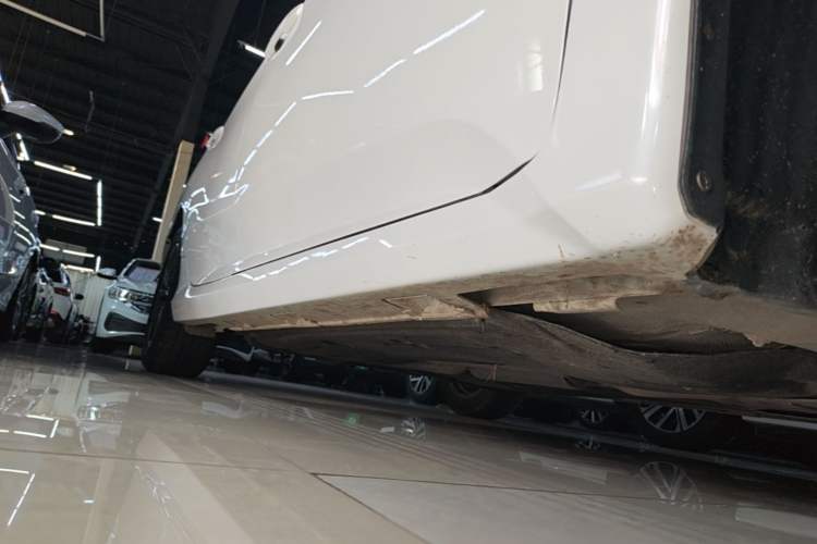 Used Honda Civic 2019 220TURBO CVT Dynamic Edition China VI Right Side Sill